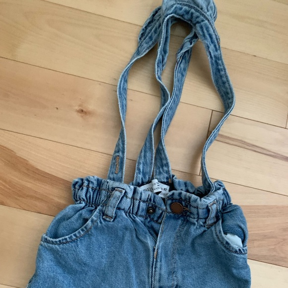 Zara - jeans with suspenders -12M - Picture 3 of 3